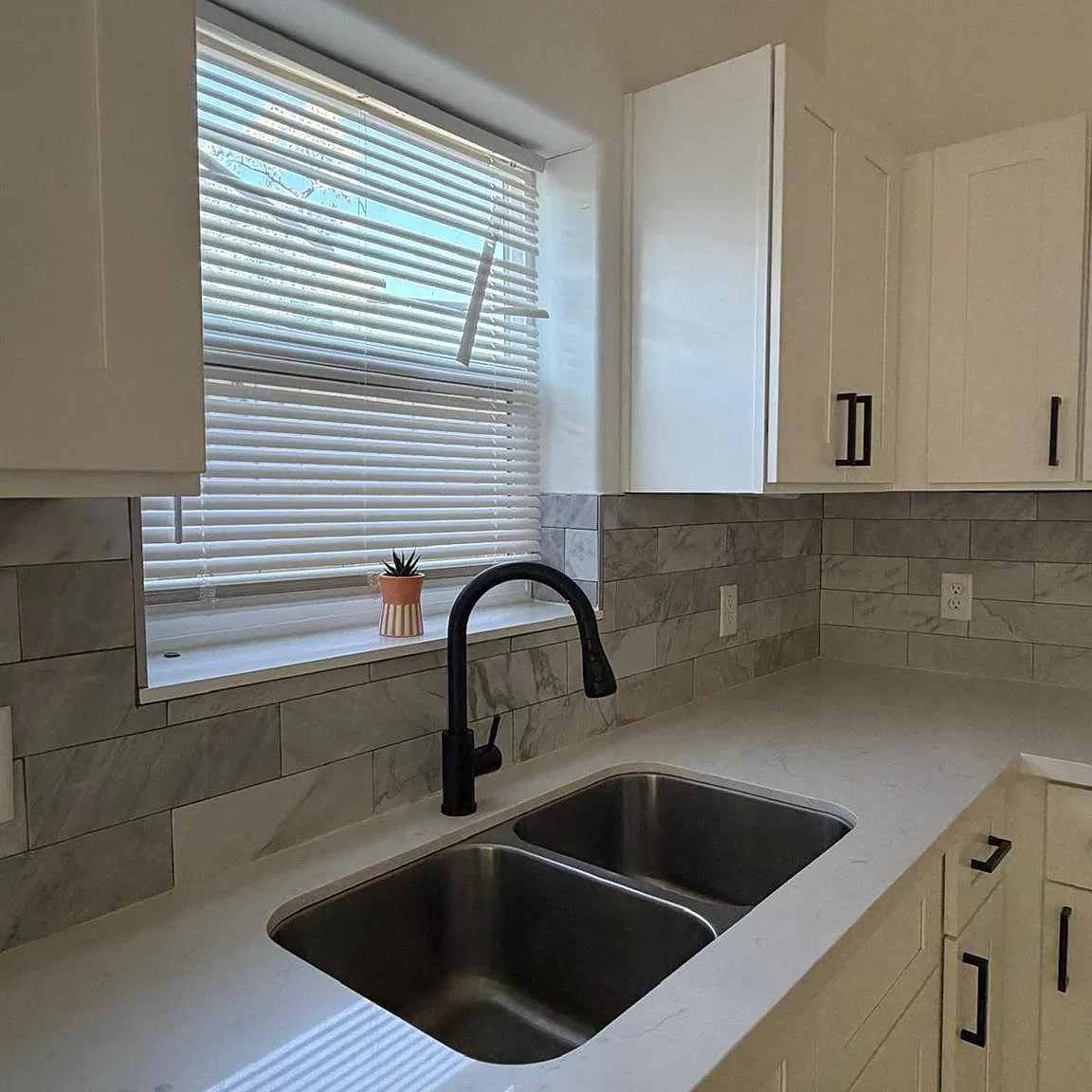 3 bed, 2.5 bath, 1412 sqft, $1,640 — Photo 3