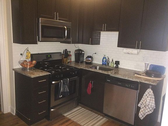 5th image of 1450 N Leavitt St APT 1R