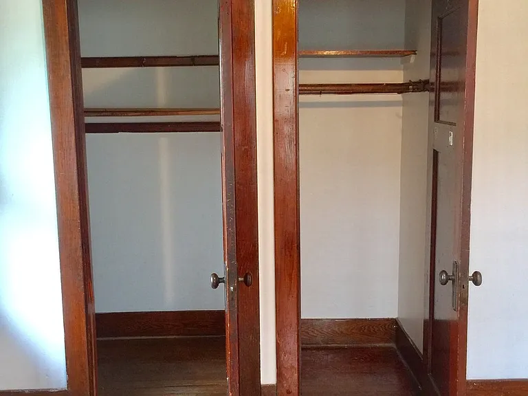 921 W Cross St — Photo 10