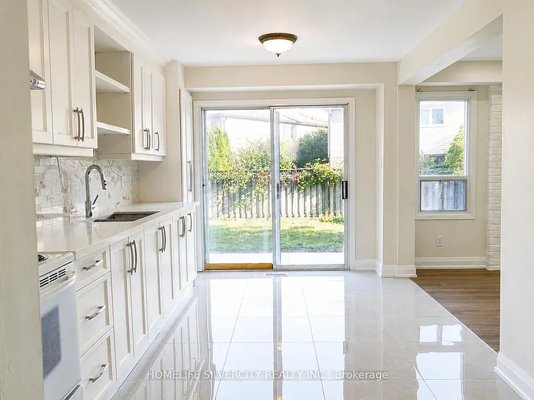 16 Norwood Pl — Photo 8