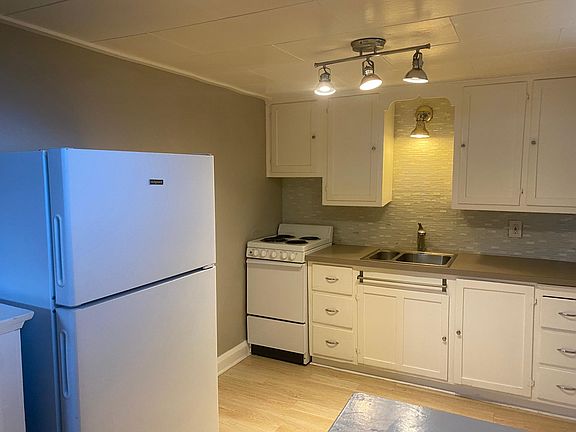 4th image of 303 2nd Ave W APT B2