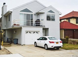 411 W Market St, Long Beach, NY 11561
