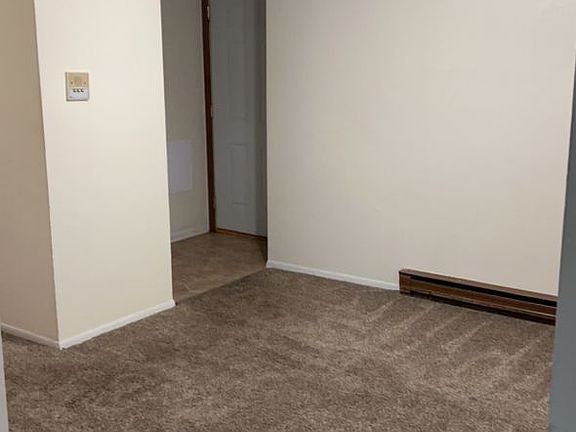 5th image of 1325 Laramie Ln #4