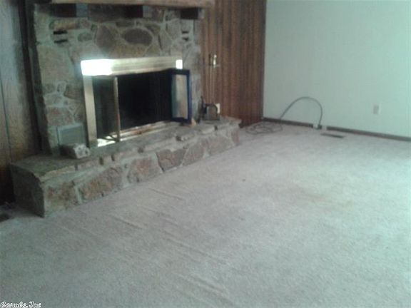 4th image of 504 Ozark Country Cir
