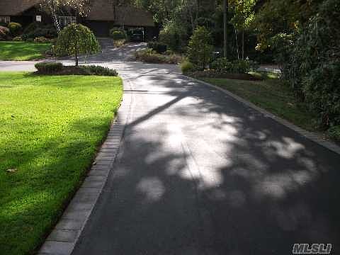 2nd image of 37 Woodedge Dr