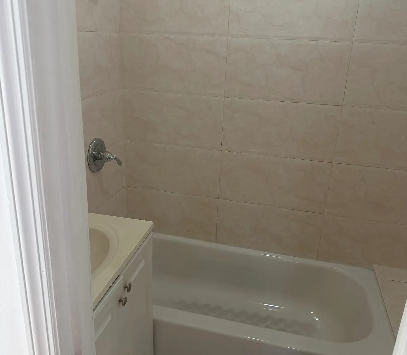 1 bed, $1,800 — Photo 4