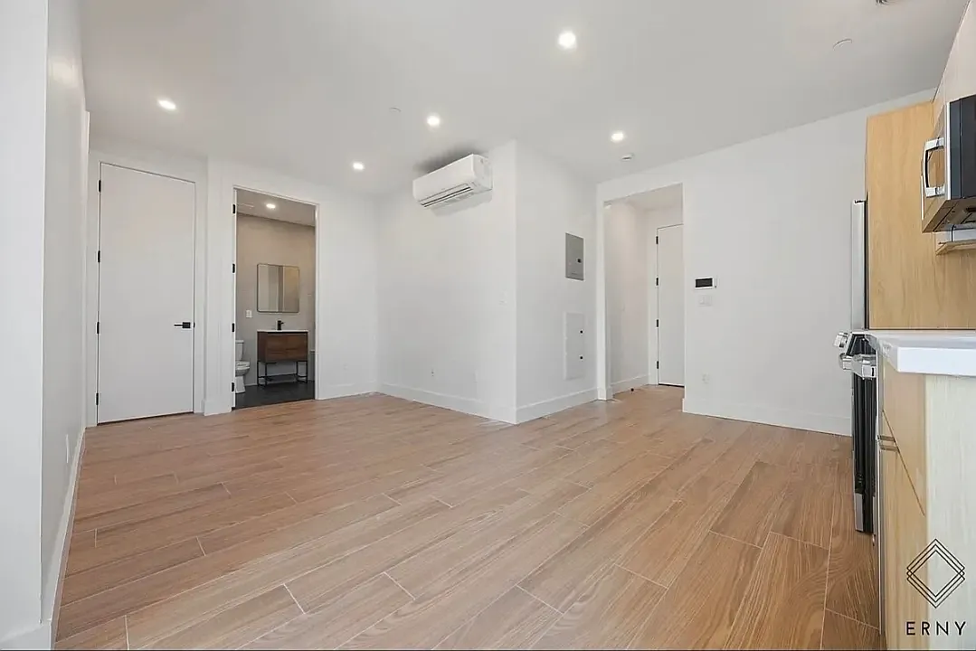 226 Pulaski Street — Photo 3
