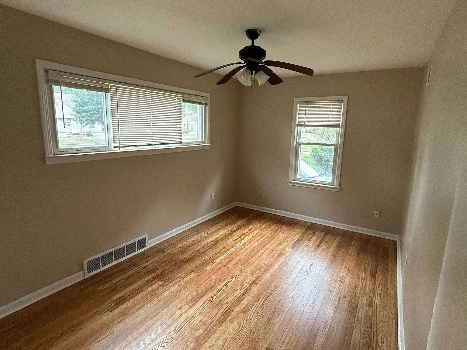 3 bed, 1130 sqft, $1,695 — Photo 4