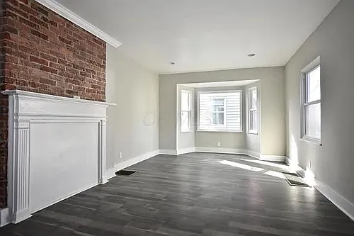 1805 Kent St Photo 1