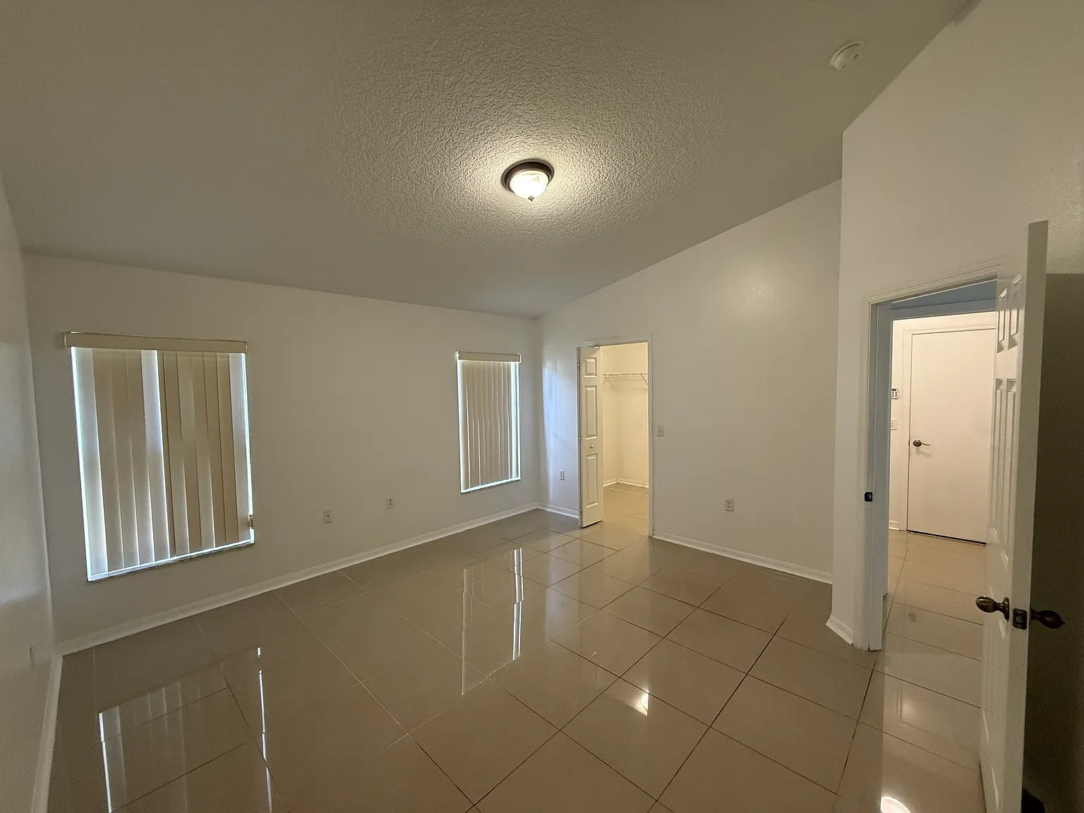 3 bed, 1516 sqft, $2,500 — Photo 3