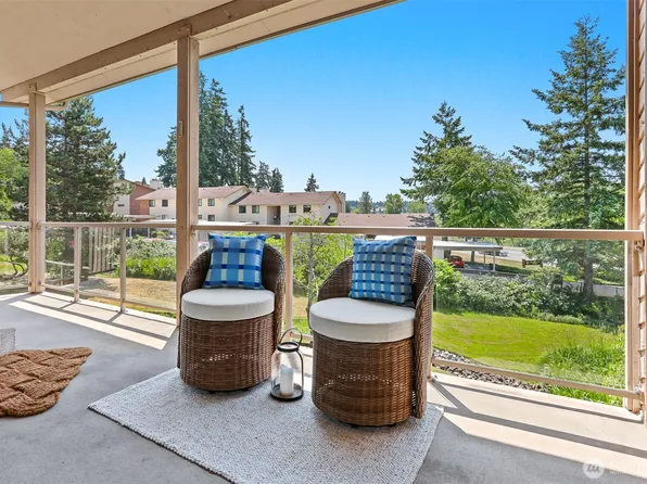 23001 Lakeview Drive #304, Mountlake Terrace, WA 98043