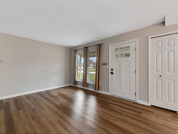 4th image of 440 Birchwood Dr