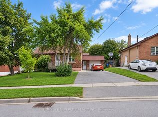 30 Woodward Ave, Brampton, ON L6V 1K1