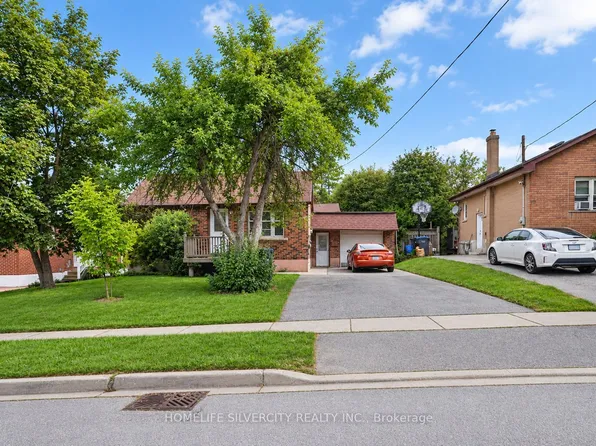 30 Woodward Ave, Brampton, ON L6V 1K1