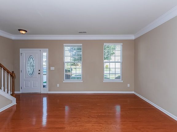 2nd image of 3004 Centerview Dr