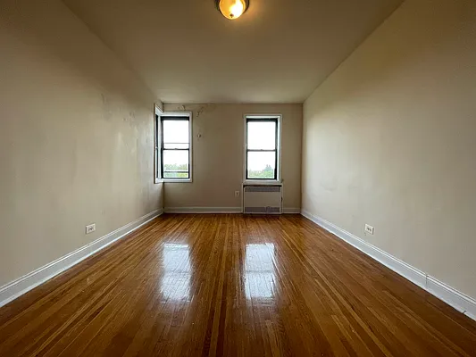 Rented by Hillel Realty Group | media 19