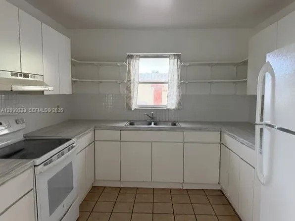 2128 Roosevelt St #3, Hollywood, FL 33020