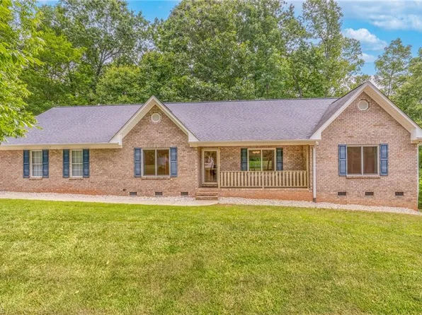 7099 Destiny Jo Rd, Pleasant Garden, NC 27313