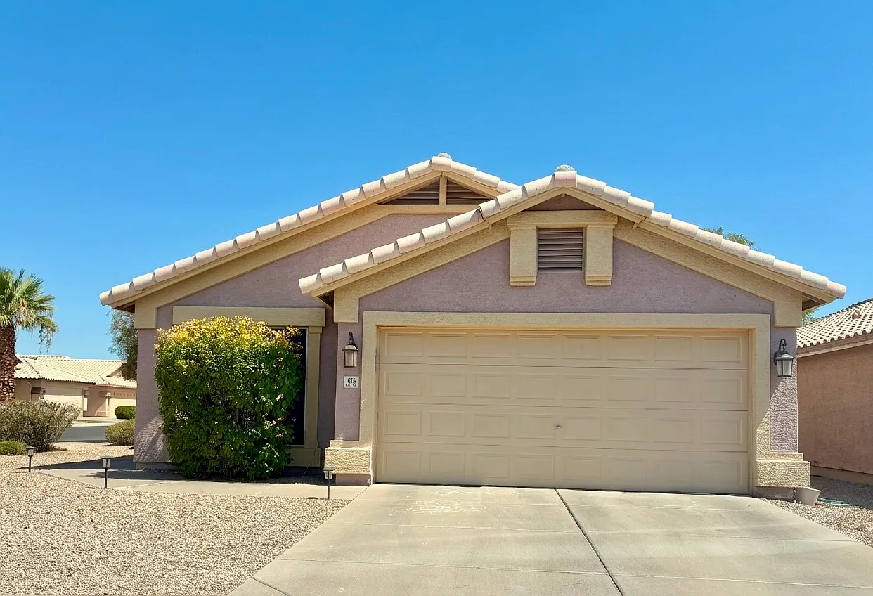 3 bed, 1334 sqft, $2,300 — Photo 1
