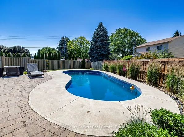 329 Challenger Ct, Clarington, ON L1B 1K4