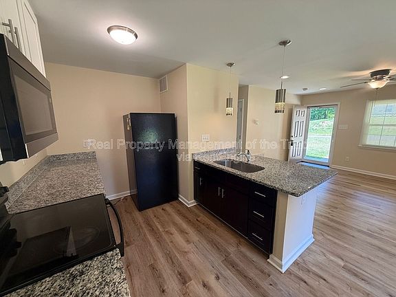 4th image of 5208 Larkspur Dr