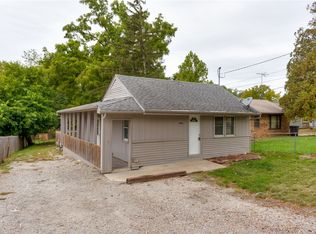 4904 SW 8th St, Des Moines, IA 50315
