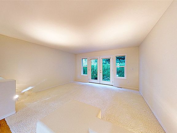3rd image of 1016 Joanna Lane