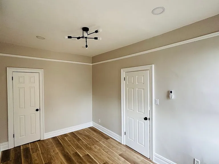 863 Avenue C — Photo 12