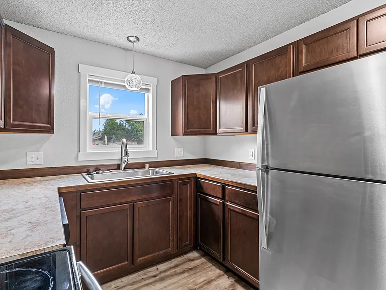 470 Dailey Ave #B7 — Photo 7