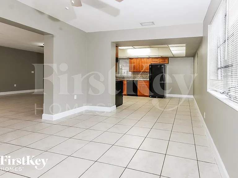314 NW 49th Ave — Photo 3