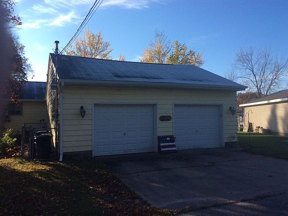2nd image of 5875 Caroline Dr