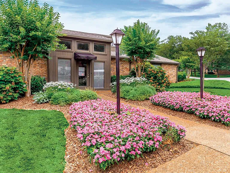 Gazebo Apartments — Photo 73