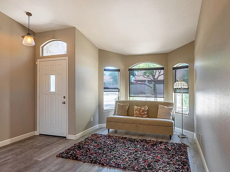 21619 N 43rd Pl — Photo 3