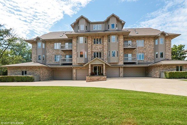 1st image of 3175 Woodland Dr #3175