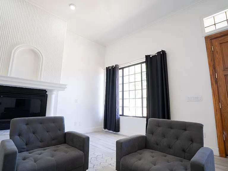 5102 W Osborn Rd — Photo 25