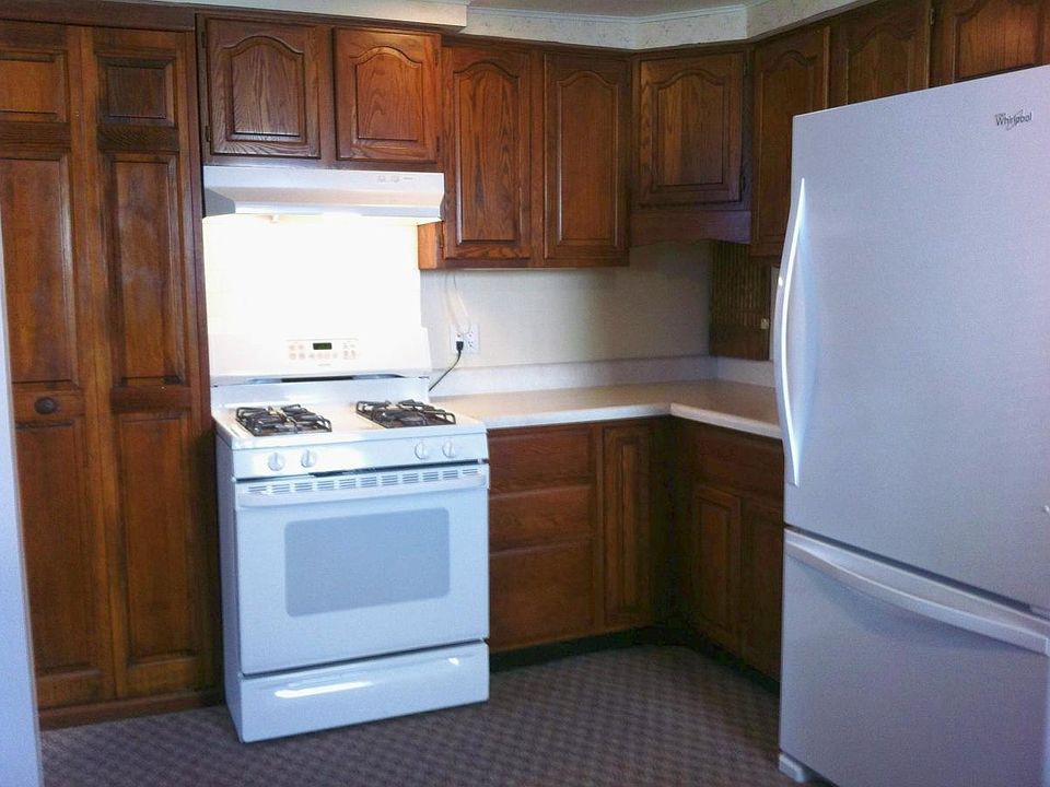 kitchen with appliances