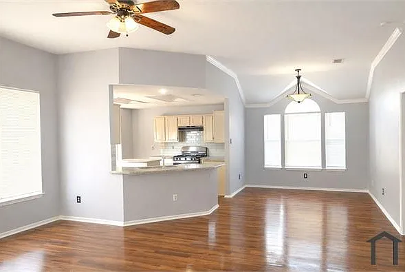 2024 Austin Dr — Photo 4