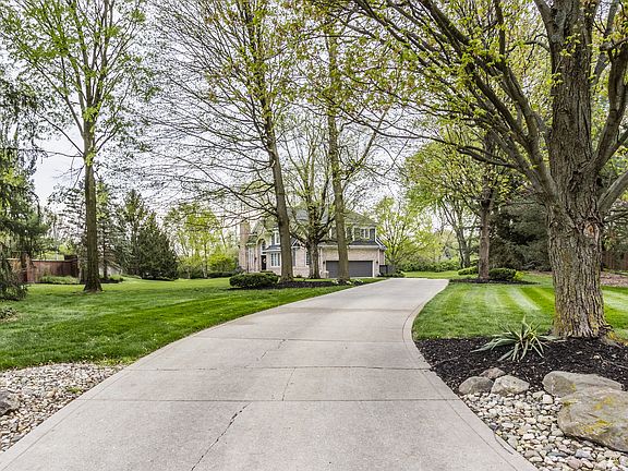 4th image of 2621 Towne Dr