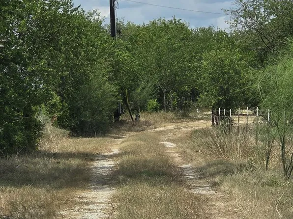8279 Green Valley Rd #1, Marion, TX 78124