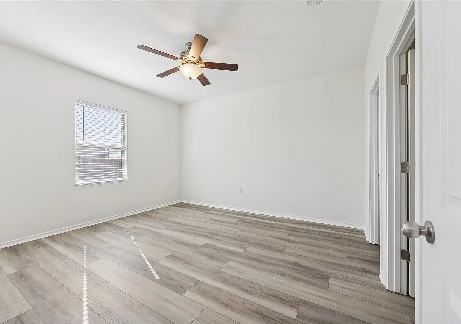Modern 3BD 2BA in North Austin - available November 6th — Photo 4
