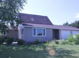 70985 560th Ave, Fairbury, NE 68352