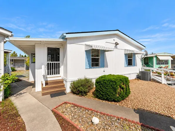 114 Briarwood Way, Grants Pass, OR 97526