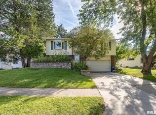 3212 56th St, Moline, IL 61265