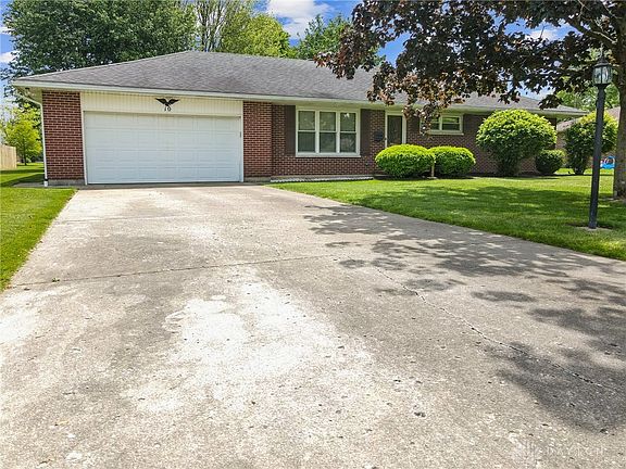 3rd image of 10 Meadowlawn Dr