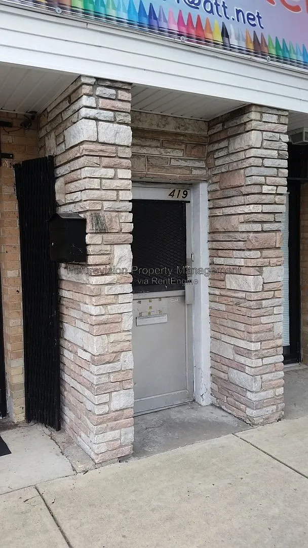 2 bed, 1.0 bath, $1,080 — Photo 1