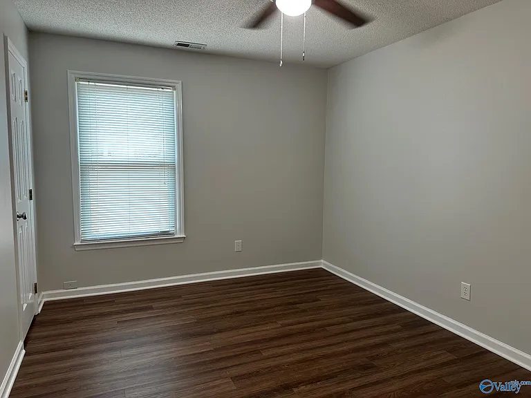 101 Springfield Ln — Photo 11