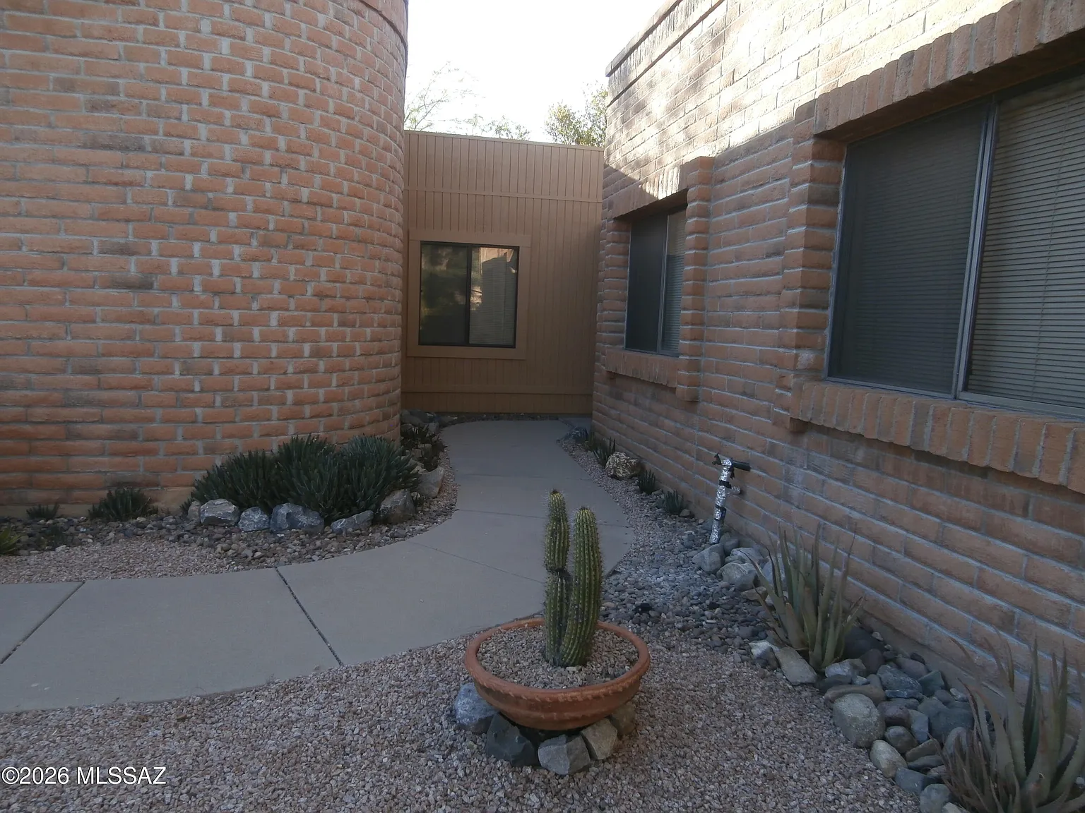 2 bed, 2.0 bath, 1750 sqft, $1,695 — Photo 3