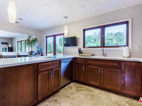 5th image of 2991 Lakeridge Dr