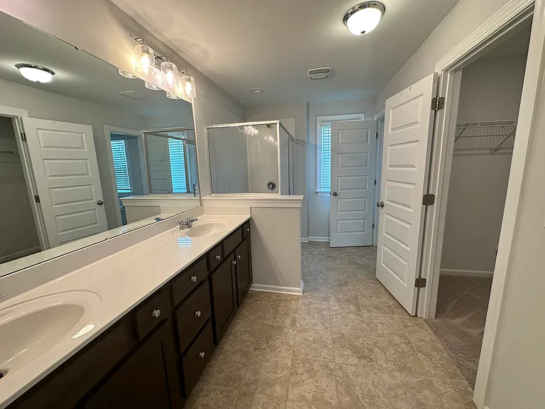 1139 Overlake Dr — Photo 15