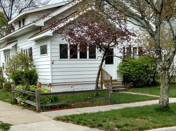 701 N Delia St, Ludington, MI 49431